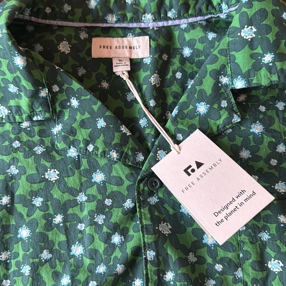 NWT Free Assembly Shirt XL - Picture 2 of 3